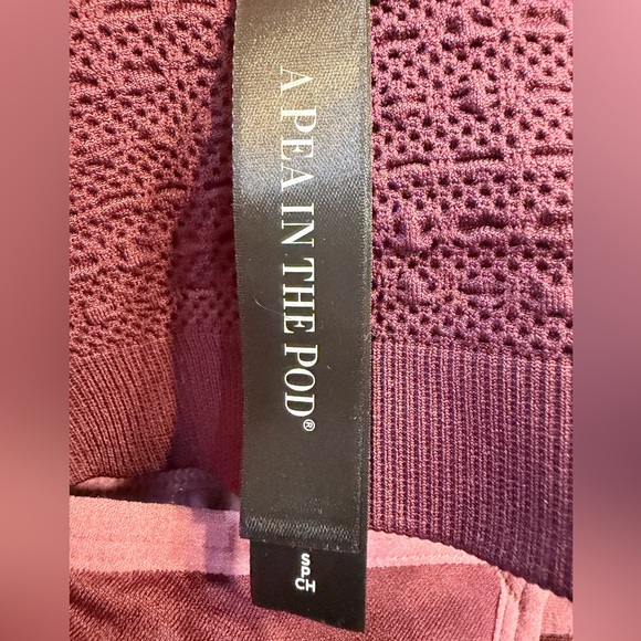 A Pea in the Pod Dusty Rose Crisscross Seamless Sports Bralette - Picture 4 of 5